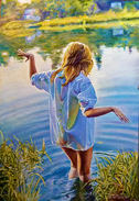 Девушка заходит в реку